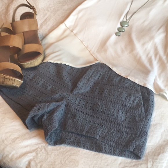 GAP eyelet shorts - Picture 1 of 4